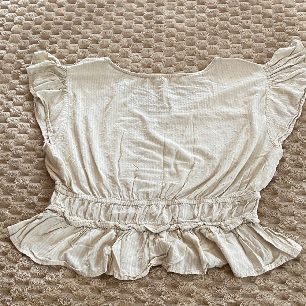 Chic Cream Ruffle Blouse - Picture 6 of 8